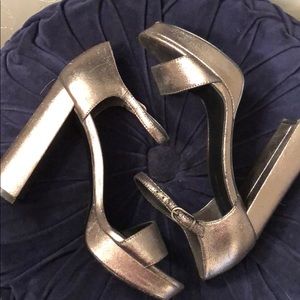 Pour La Victoire Leather Gunmetal Silver Mary Jane